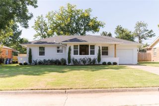 2520 Kings Way, The Village, OK 73120