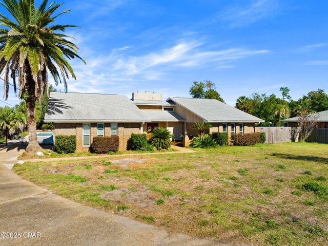 2212 Saint Andrews Boulevard, Panama City, FL 32405