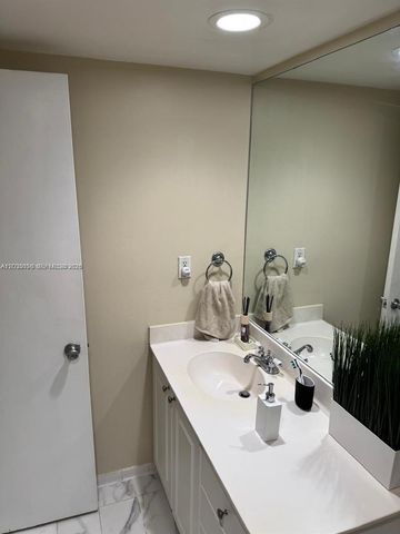 19380 Collins Ave 707, Sunny Isles Beach, FL 33160