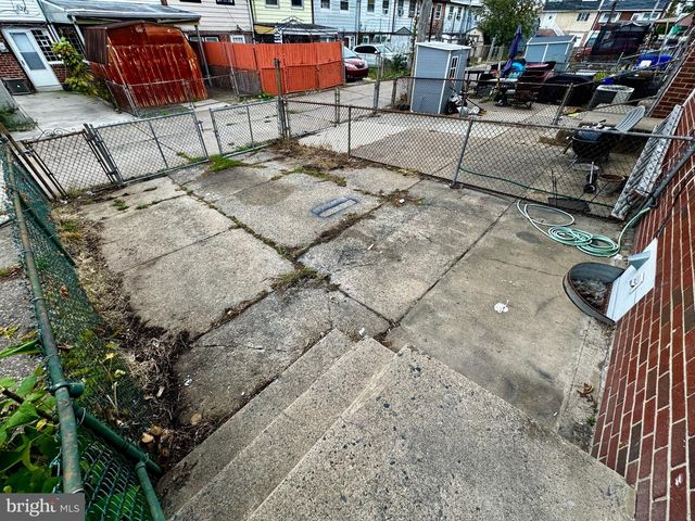 8519 MARSDEN ST, Philadelphia, PA 19136