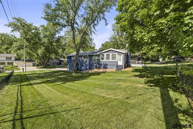 2135 Mullen Road, Omaha, NE 68124