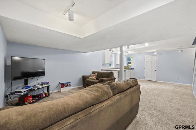 2135 Mullen Road, Omaha, NE 68124