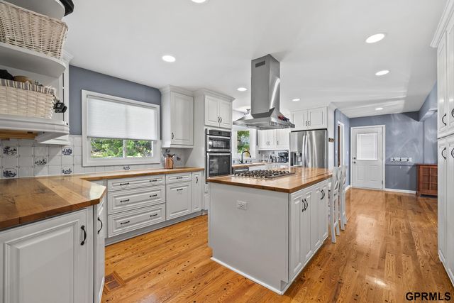 2135 Mullen Road, Omaha, NE 68124