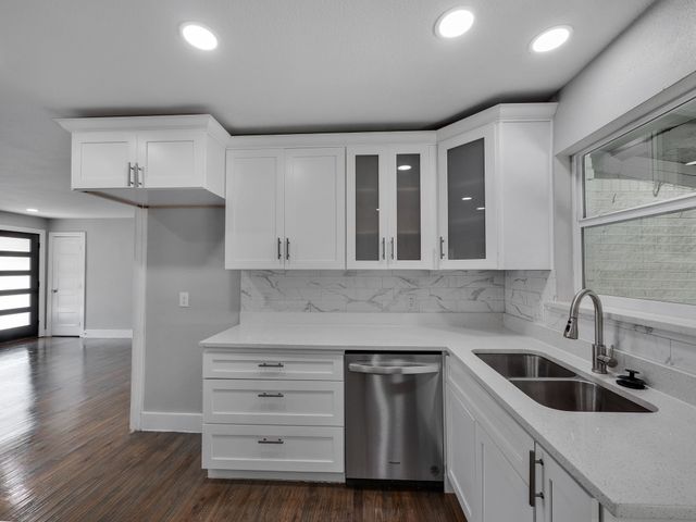 3512 Mayhew Drive, Dallas, TX 75228