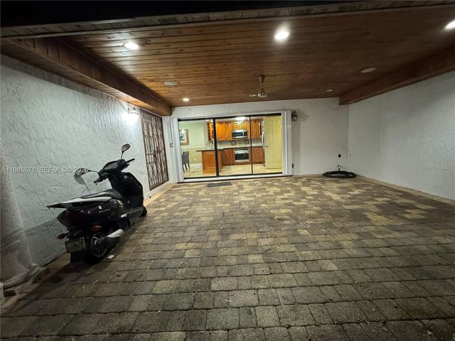 10115 NW 4th Lane 38, Miami, FL 33172
