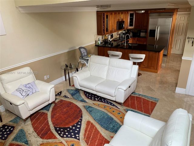 10115 NW 4th Lane 38, Miami, FL 33172