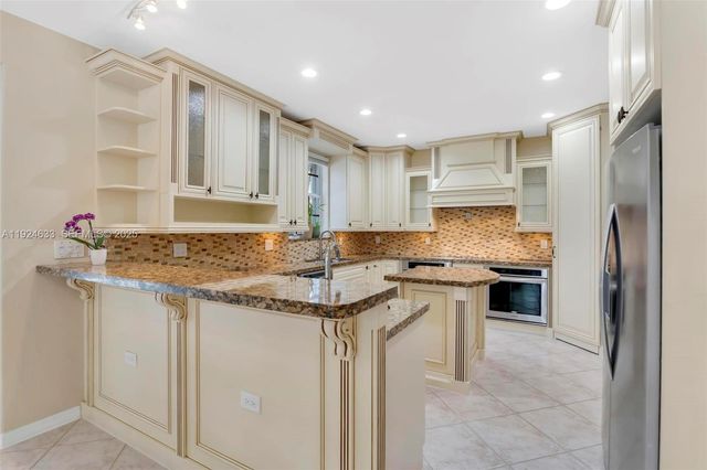 3835 Crestwood Cir, Weston, FL 33331