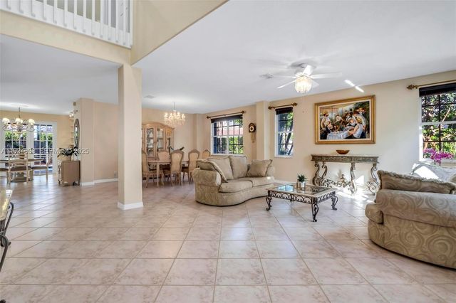 3835 Crestwood Cir, Weston, FL 33331