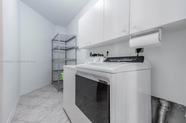 3835 Crestwood Cir, Weston, FL 33331