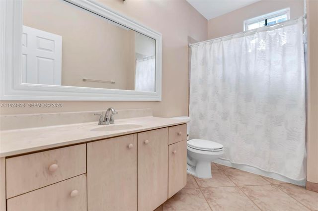 3835 Crestwood Cir, Weston, FL 33331