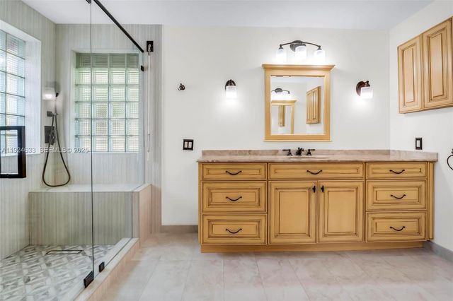 3835 Crestwood Cir, Weston, FL 33331