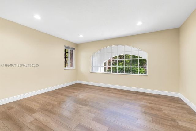 3835 Crestwood Cir, Weston, FL 33331