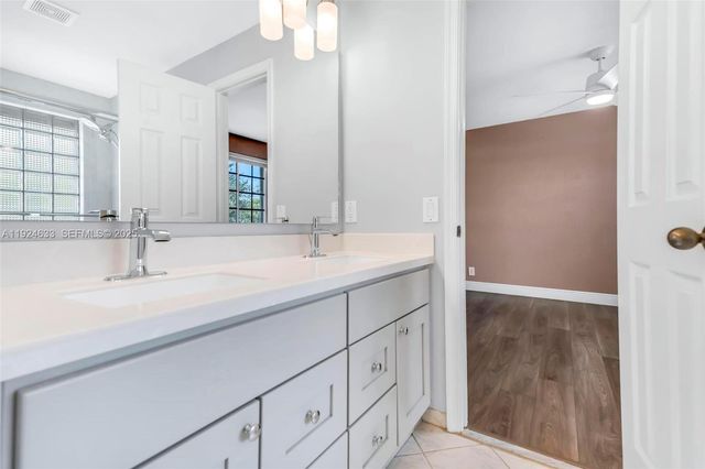 3835 Crestwood Cir, Weston, FL 33331