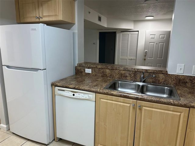 529 E Sheridan St, Dania Beach, FL 33004