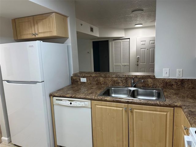 529 E Sheridan St, Dania Beach, FL 33004