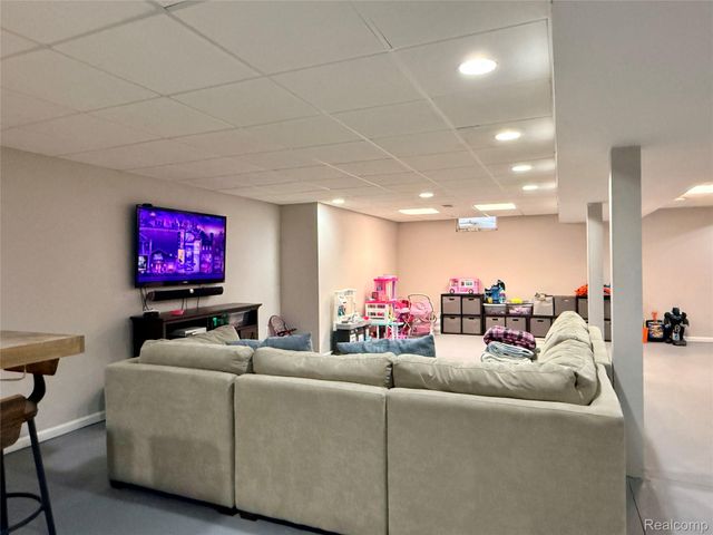 695 Bunce Avenue, Marysville, MI 48040