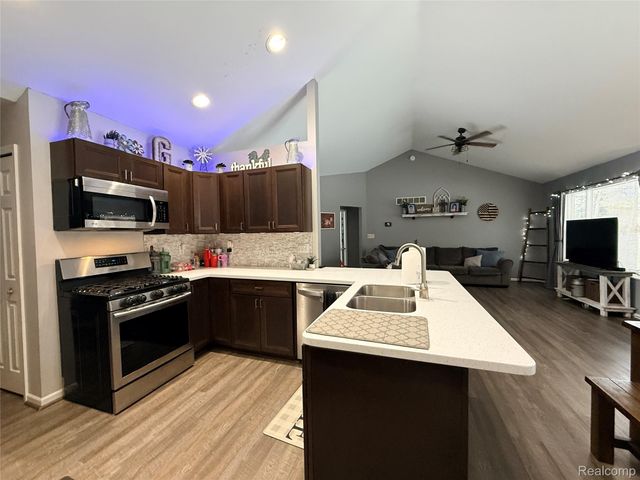 695 Bunce Avenue, Marysville, MI 48040