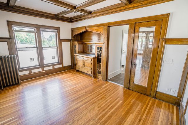 990 Grand Avenue, Saint Paul, MN 55105