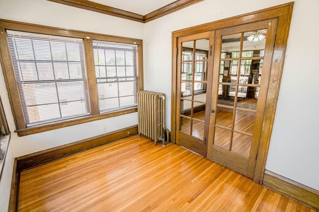 990 Grand Avenue, Saint Paul, MN 55105