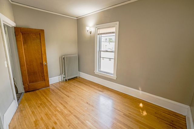 990 Grand Avenue, Saint Paul, MN 55105