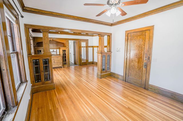 990 Grand Avenue, Saint Paul, MN 55105