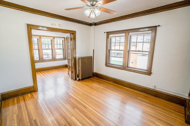 990 Grand Avenue, Saint Paul, MN 55105