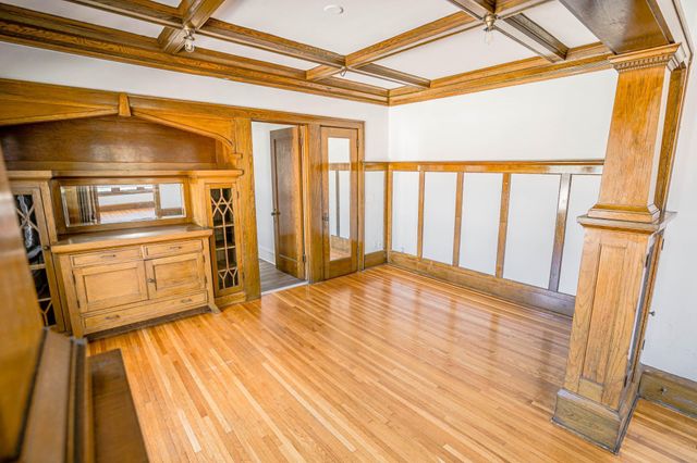 990 Grand Avenue, Saint Paul, MN 55105