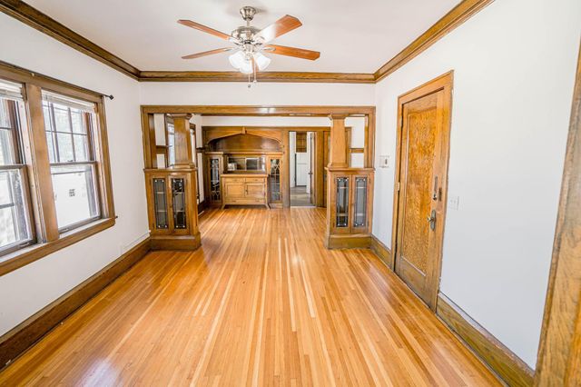 990 Grand Avenue, Saint Paul, MN 55105