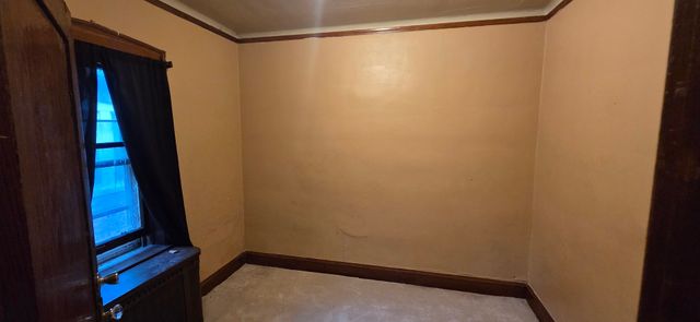 8443 S Manistee Avenue, Chicago, IL 60617