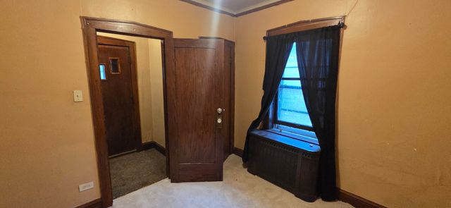 8443 S Manistee Avenue, Chicago, IL 60617