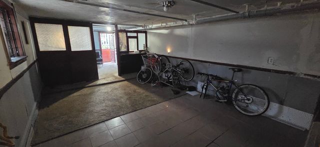 8443 S Manistee Avenue, Chicago, IL 60617