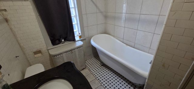8443 S Manistee Avenue, Chicago, IL 60617