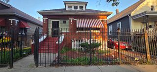 8443 S Manistee Avenue, Chicago, IL 60617