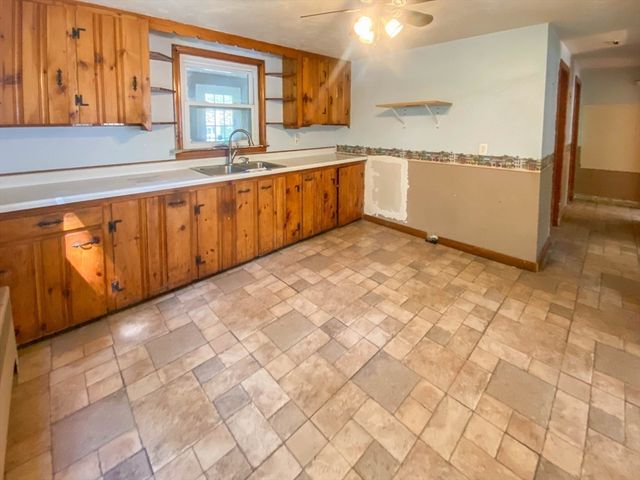 6 Oak Dr, Oxford, MA 01540