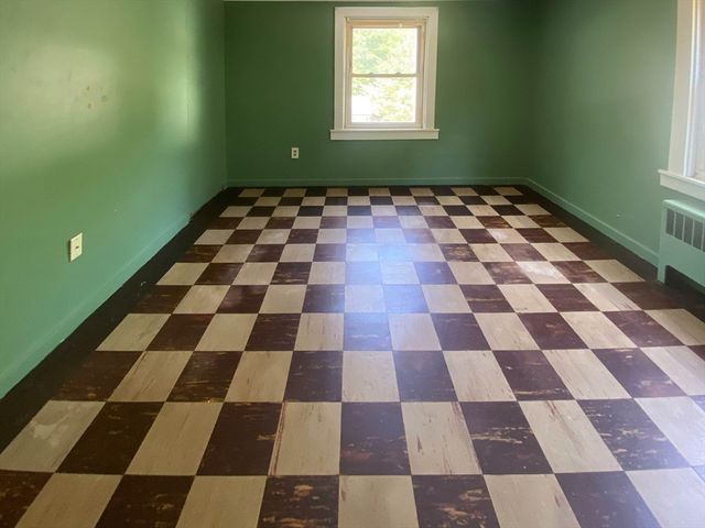 6 Oak Dr, Oxford, MA 01540