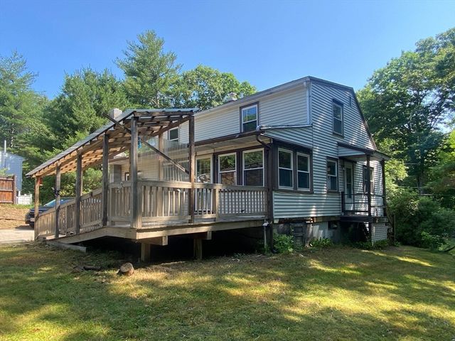6 Oak Dr, Oxford, MA 01540