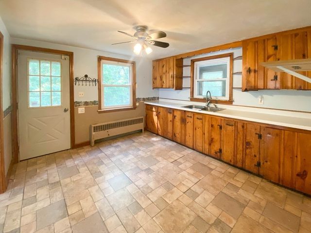 6 Oak Dr, Oxford, MA 01540