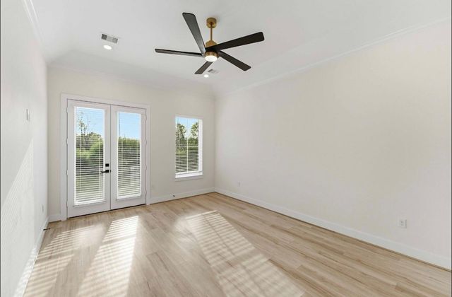 7809 Dyer St, Houston, TX 77088