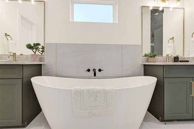 7809 Dyer St, Houston, TX 77088