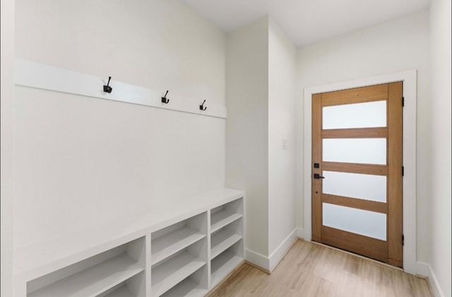 7809 Dyer St, Houston, TX 77088