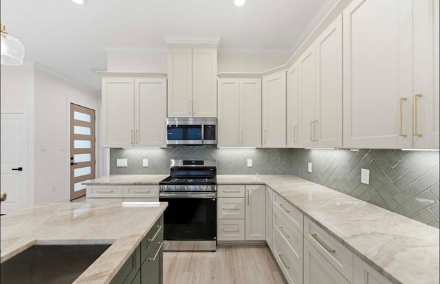 7809 Dyer St, Houston, TX 77088