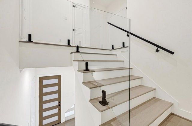 7809 Dyer St, Houston, TX 77088