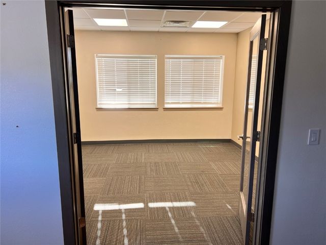 350 3rd Avenue SW 102, Cedar Rapids, IA 52404