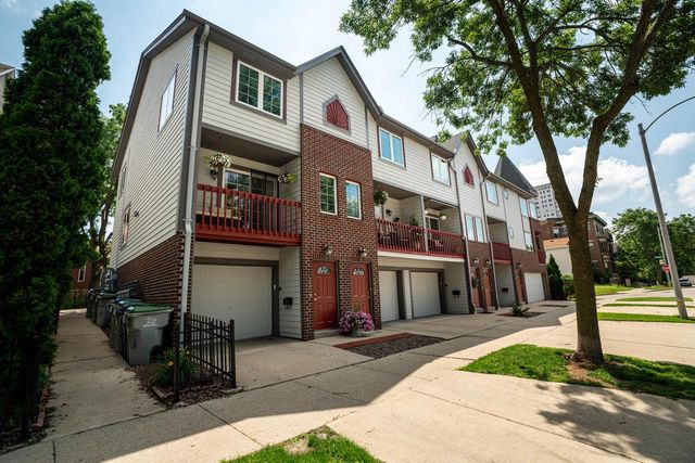 1514 N Humboldt AVENUE #8, Milwaukee, WI 53202