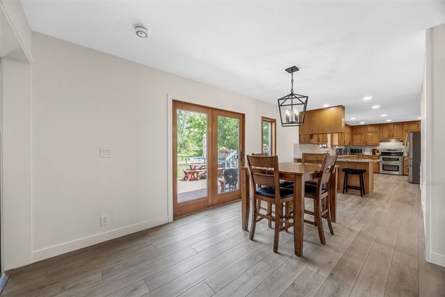 150 W Cemetery Rd, Fairfax, IA 52228