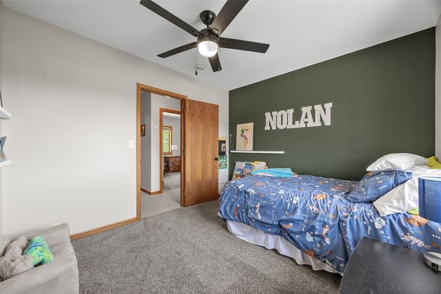 150 W Cemetery Rd, Fairfax, IA 52228