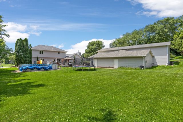 150 W Cemetery Rd, Fairfax, IA 52228