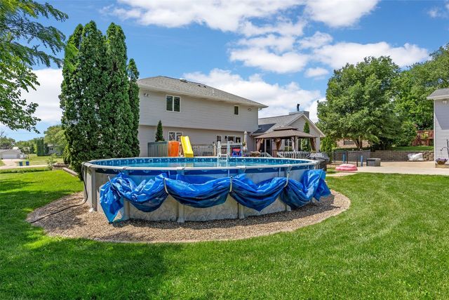 150 W Cemetery Rd, Fairfax, IA 52228