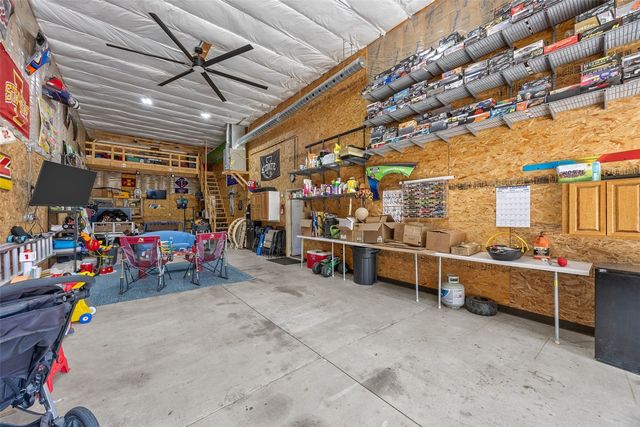 150 W Cemetery Rd, Fairfax, IA 52228