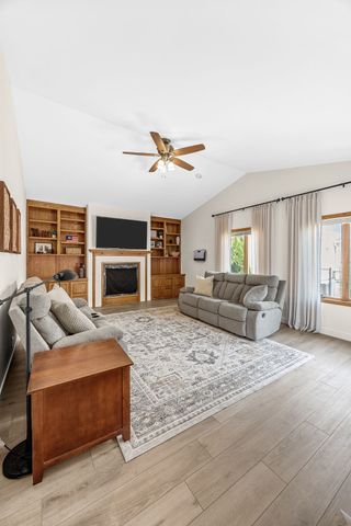 150 W Cemetery Rd, Fairfax, IA 52228